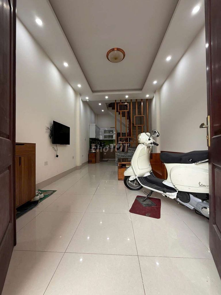 Bán nhà trong ngõ 31.7999m² tại Bồ Đề, Hà Nội