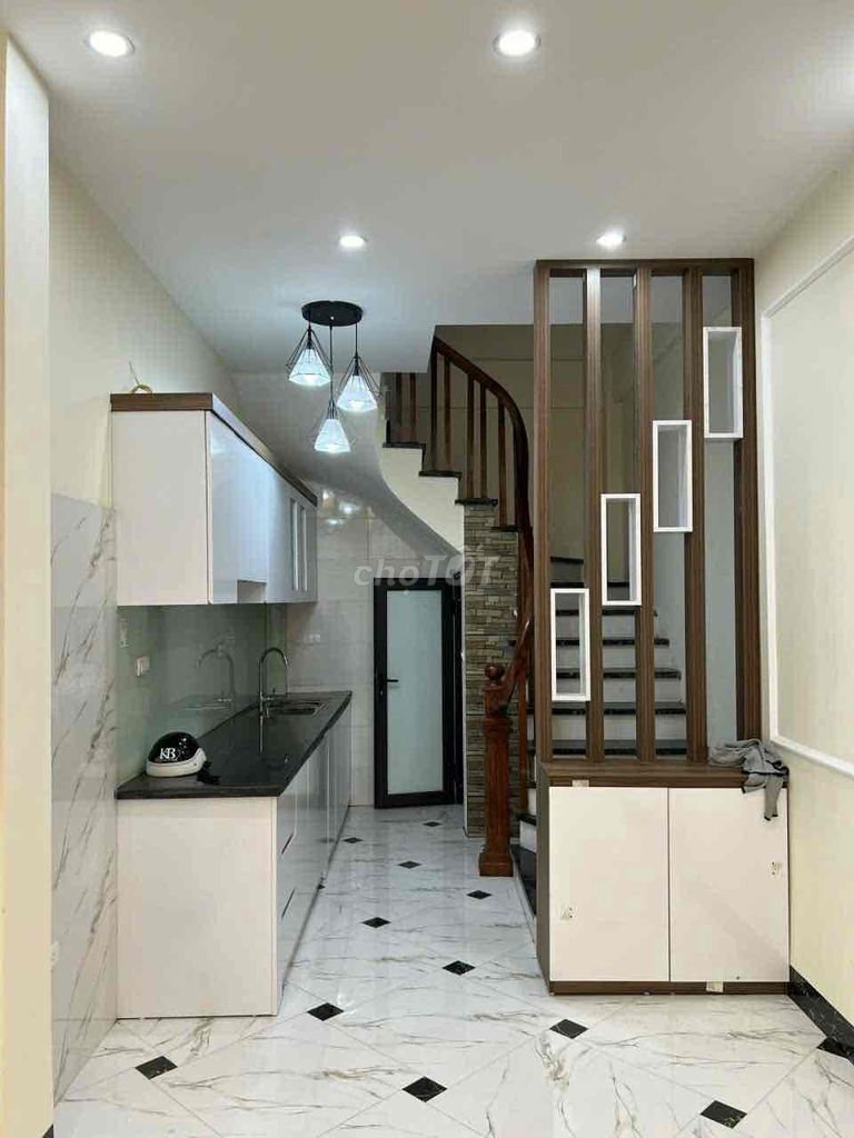 Cho thuê nhà riêng 30m² tại Lĩnh Nam, Hà Nội