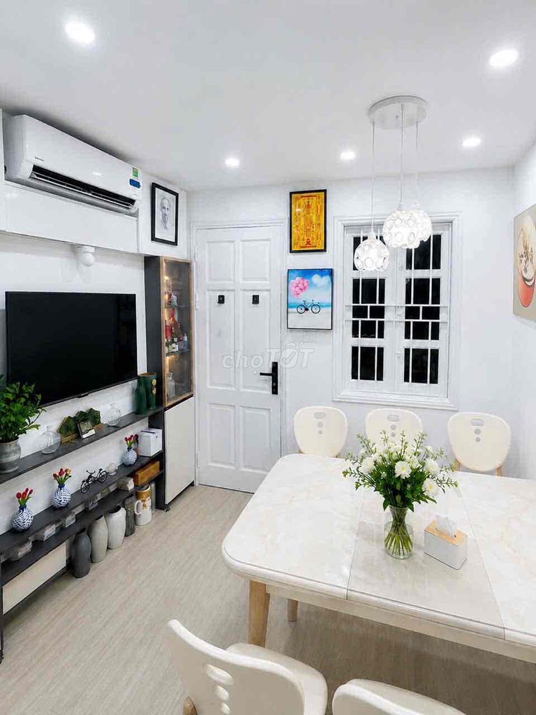 Bán căn hộ chung cư 70m² tại Ô Chợ Dừa, Hà Nội