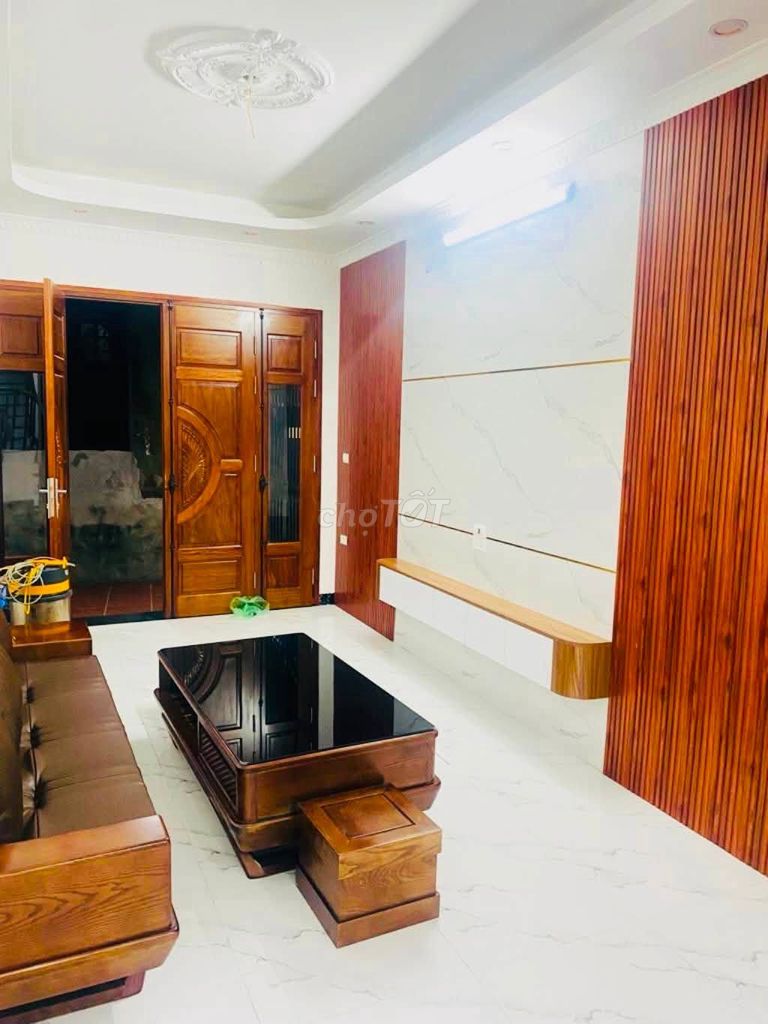 Bán nhà trong ngõ 45m² tại Việt Hưng, Hà Nội